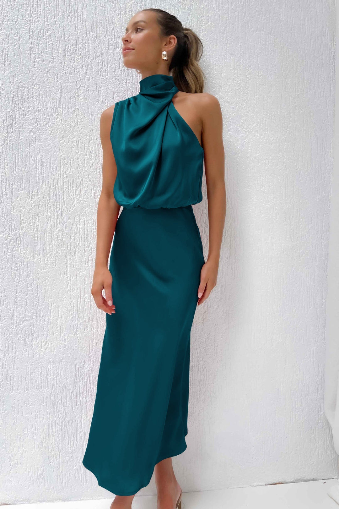 Tyra | Elegant Halter Neck Evening Dress
