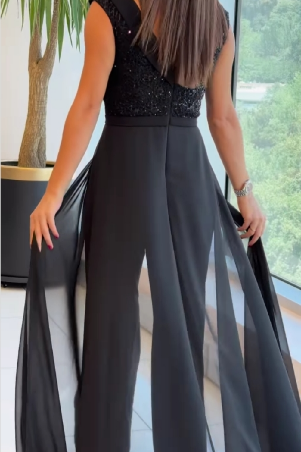 LOUNA - Macacão Elegante Sem Mangas