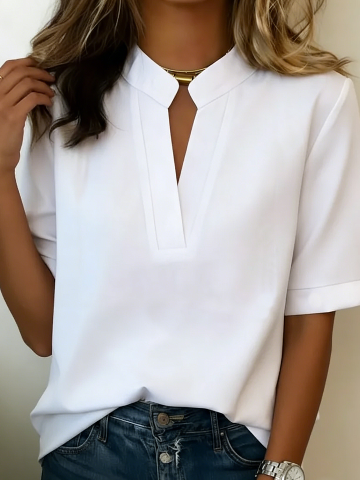 Margaux | Blusa Chique com Decote em V e Detalhe Dourado