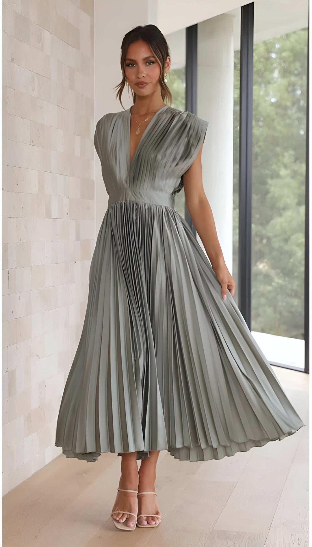 Selina | Pleated Sleeveless Dress with Zip Detail