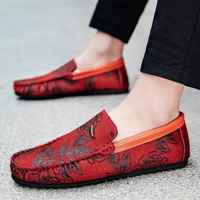 Mocassins de Couro com Design Colorido