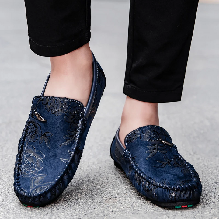 Mocassins de Couro com Design Colorido
