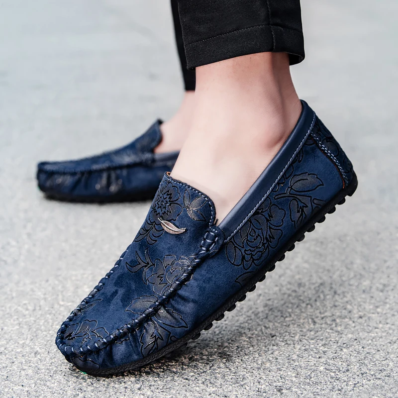 Mocassins de Couro com Design Colorido