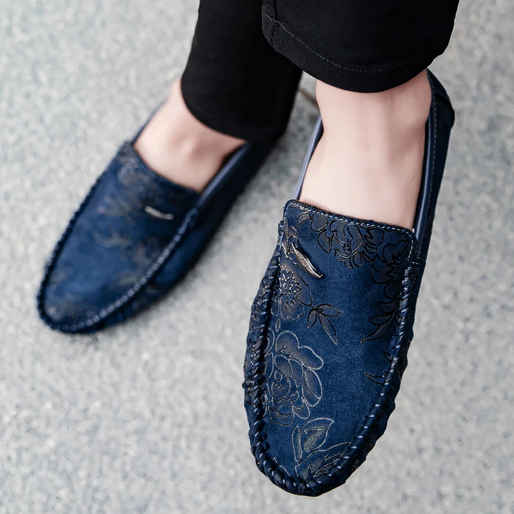 Mocassins de Couro com Design Colorido