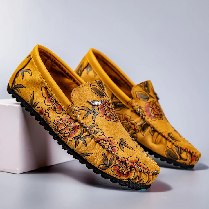 Mocassins de Couro com Design Colorido
