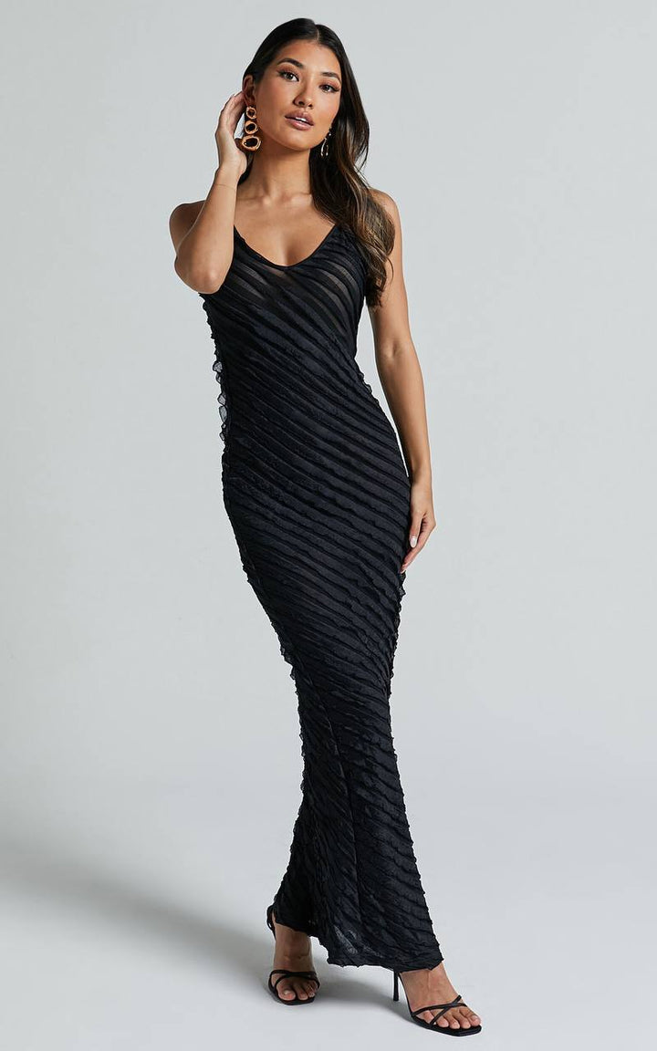 Solvi | Vestido preto elegante