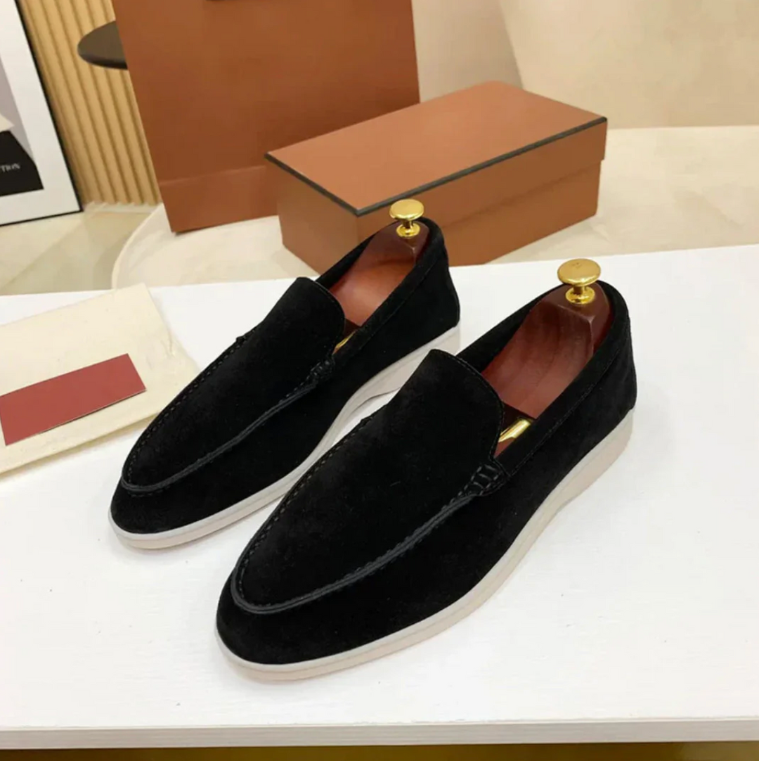 Clássicos mocassins em camurça