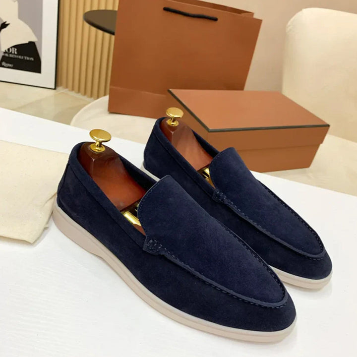 Clássicos mocassins em camurça