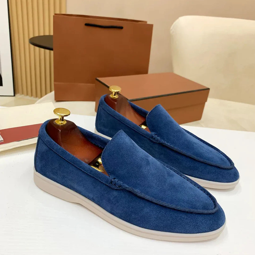 Clássicos mocassins em camurça