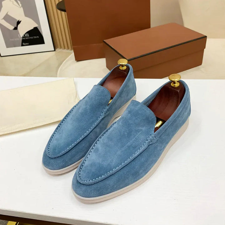 Clássicos mocassins em camurça
