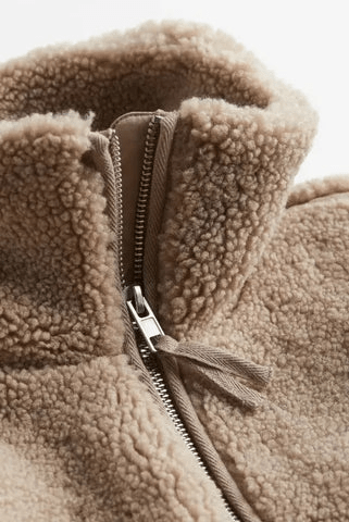 Mille™ | Casaco elegante tipo urso de peluche com design nórdico