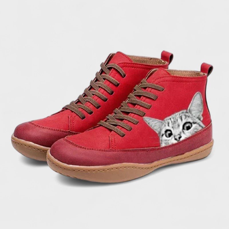 Tânia | Cat-friendly boots