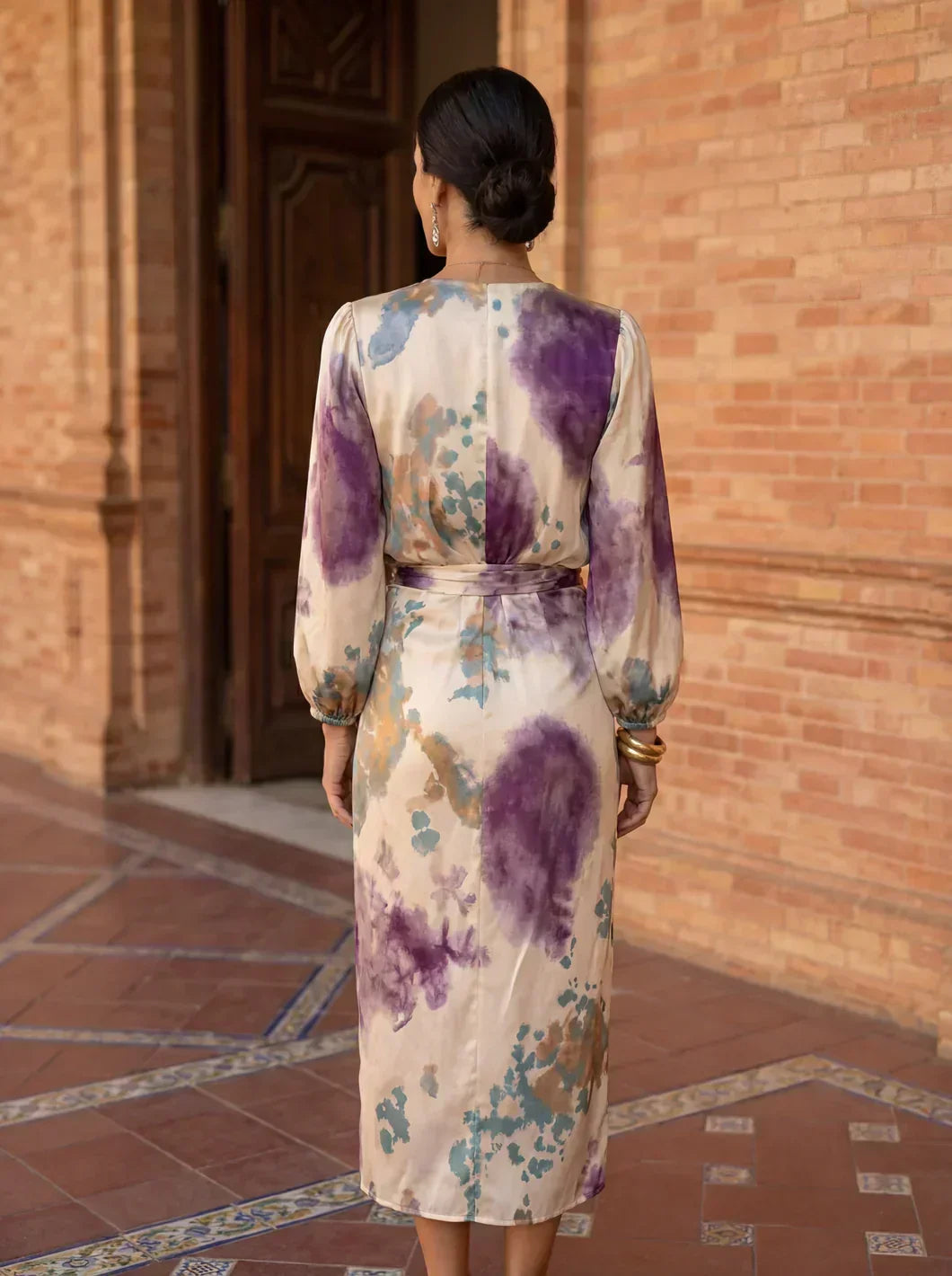 Valéria - Elegant V-neck Dress