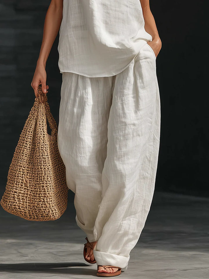 Carlota — Elegant sleeveless set with wide-leg trousers
