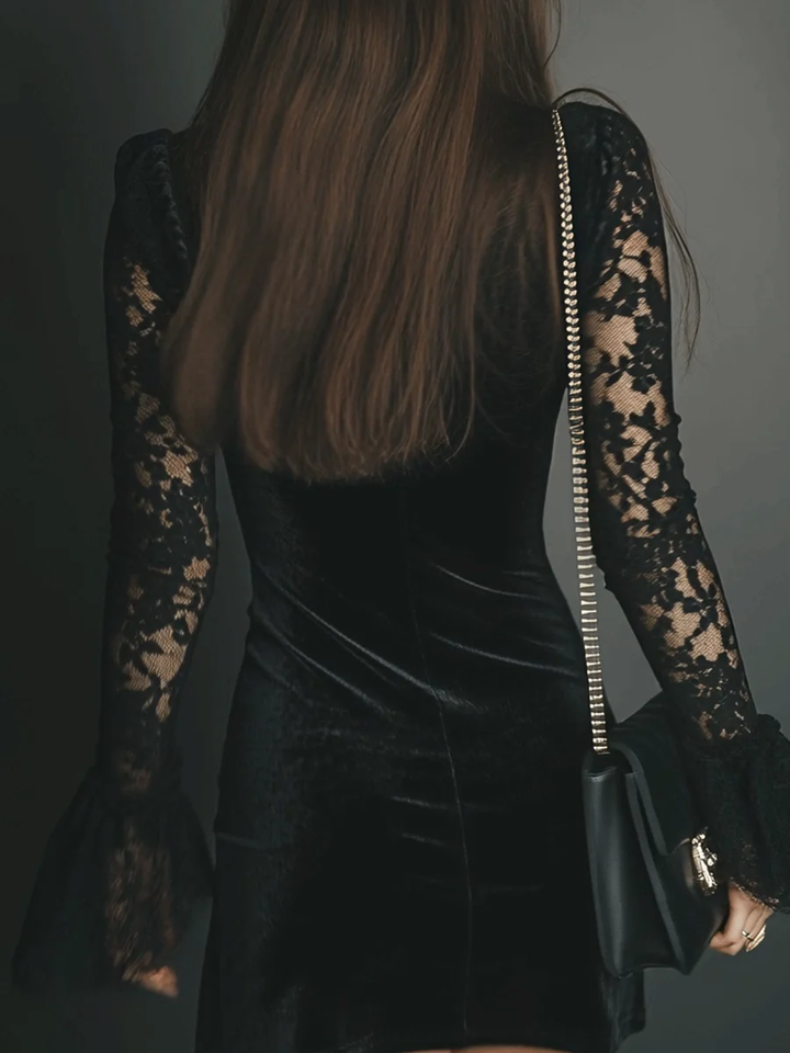 Melani | Vestido curto de veludo e renda Lua