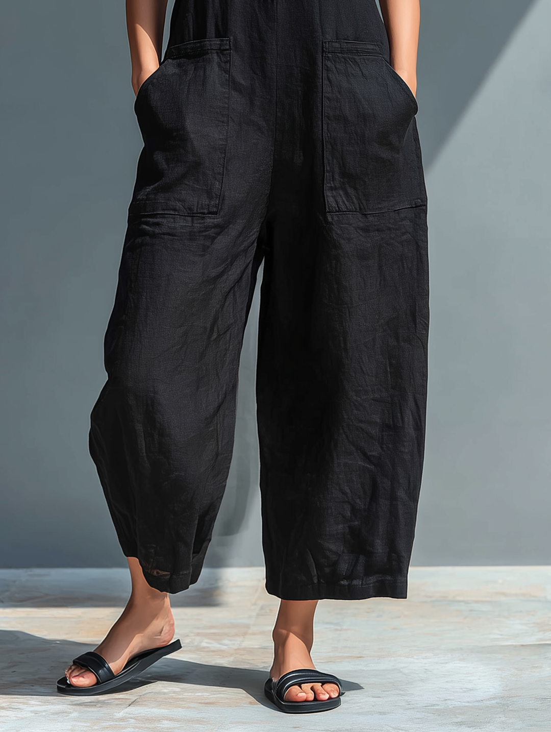 Vitoria | Macacão preto minimalista