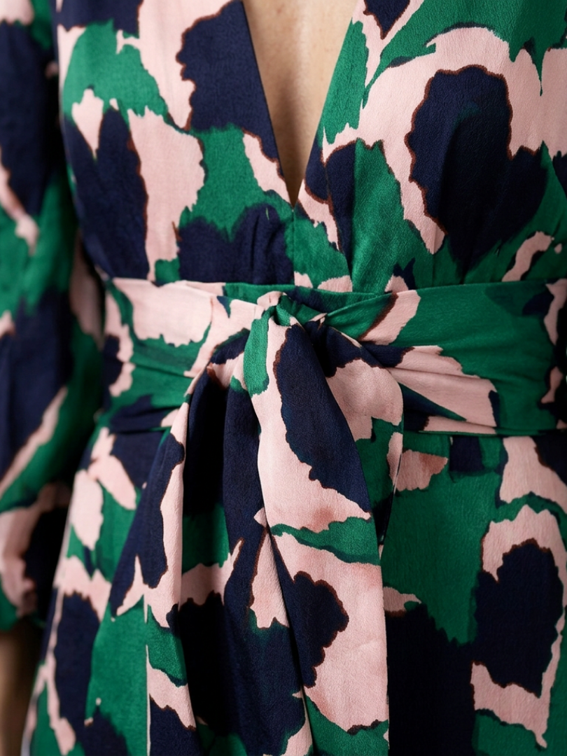 Lea | Vestido maxi com mangas compridas e cintura ajustada